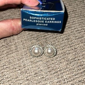 Pierced pearl earrings
